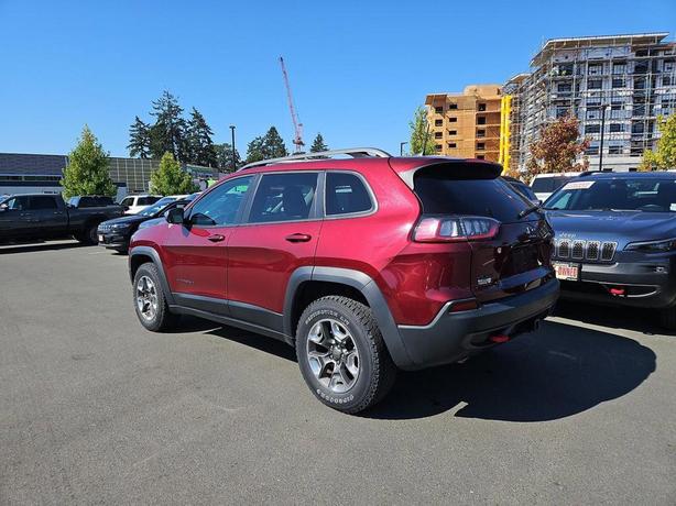 2019 Jeep Cherokee Trailhawk 4x4 | Bluetooth Connectivity | Cruise Control! image 4