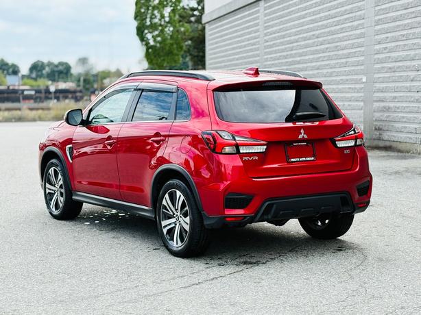 2023 Mitsubishi RVR GT - One Owner, Leather, Panoramic Moonroof image 7