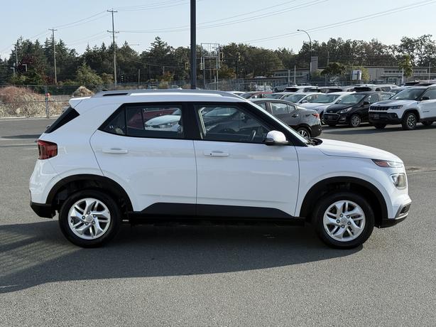 2022 Hyundai Venue Preferred- Heated Steering Wheel & Wheels:15 x 6.0 image 5