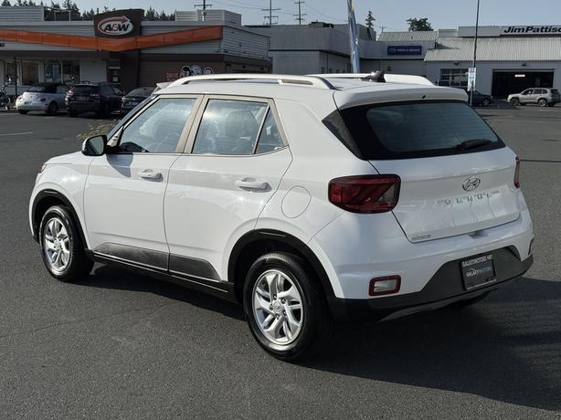 2022 Hyundai Venue Preferred- Heated Steering Wheel & Wheels:15 x 6.0 image 8