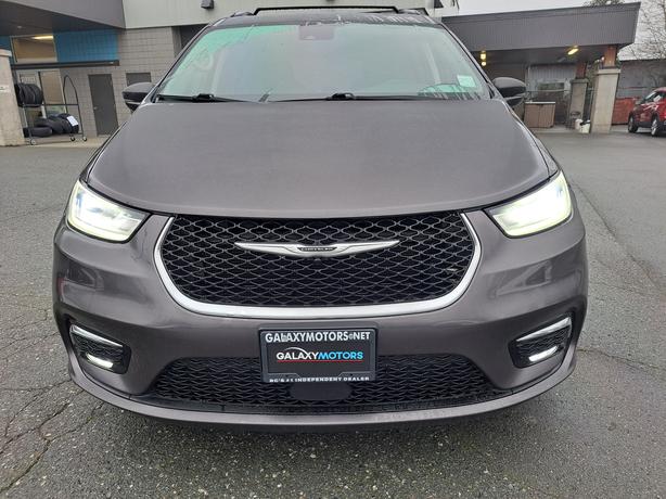 2022 Chrysler Pacifica Touring L image 3