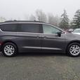 2022 Chrysler Pacifica Touring L thumbnail image 5