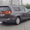 2022 Chrysler Pacifica Touring L thumbnail image 6