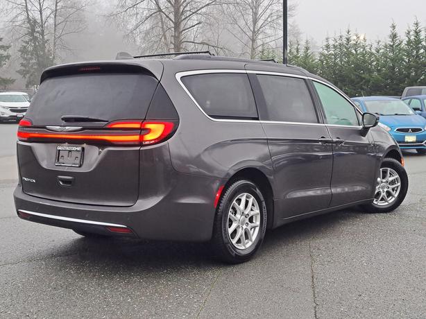 2022 Chrysler Pacifica Touring L image 6