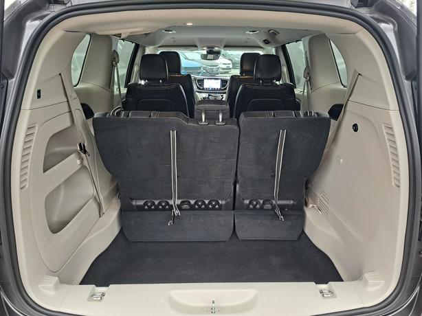 2022 Chrysler Pacifica Touring L image 8