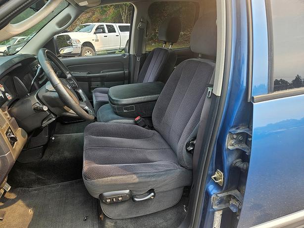 2005 Dodge  Ram 3500 SLT image 6