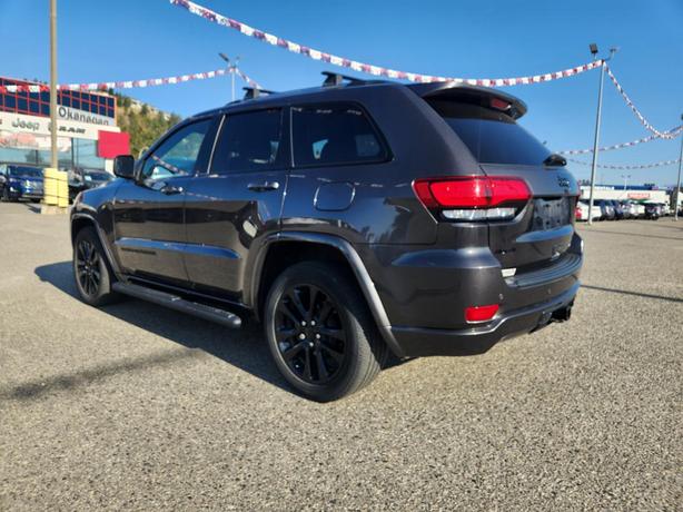 2019 Jeep Grand Cherokee Altitude | Trailer Tow Package | Power Sunroof | Remote image 4