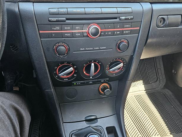 2007 Mazda  Mazda3 i Touring image 7