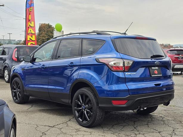 2017 Ford Escape FWD 4dr SE image 4