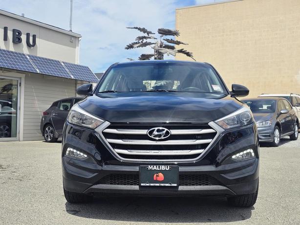 2017 Hyundai Tucson AWD 4dr 2.0L image 2