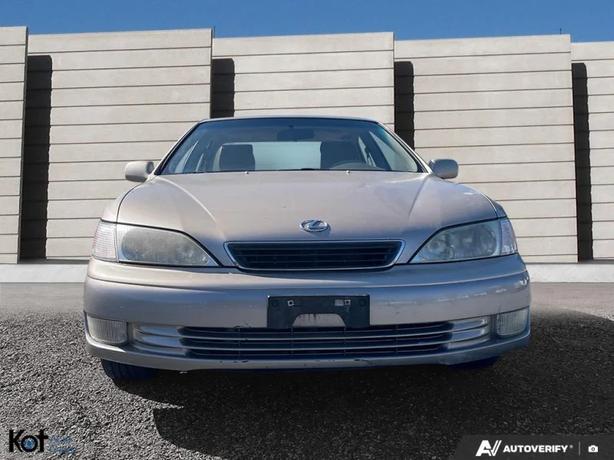 1997 LEXUS ES 300 image 2