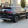 2023 Mitsubishi Outlander PHEV thumbnail image 5