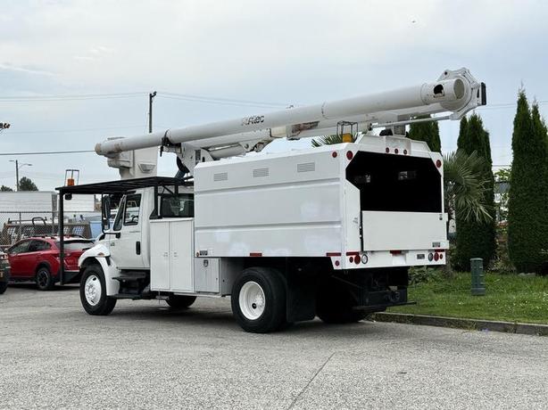 2006 International 4300 Altec Bucket Truck Diesel with 11-Foot Dump image 6