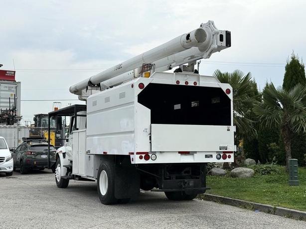 2006 International 4300 Altec Bucket Truck Diesel with 11-Foot Dump image 7