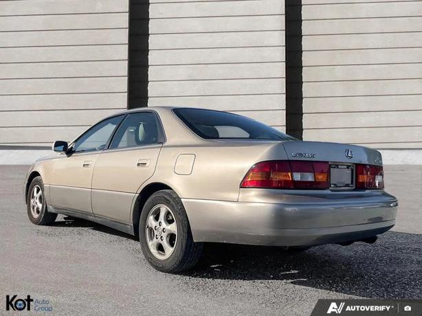1997 LEXUS ES 300 image 4