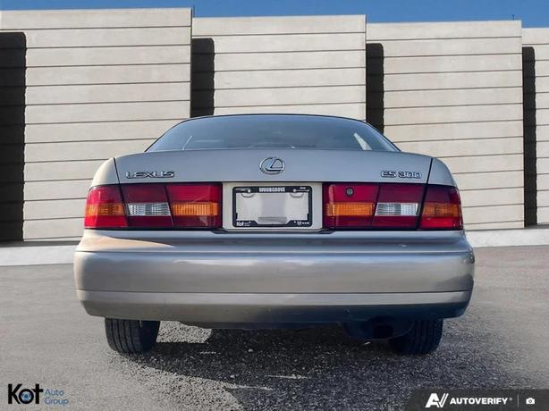 1997 LEXUS ES 300 image 5