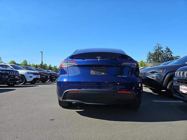 2023 Tesla Model Y Long Range image 5