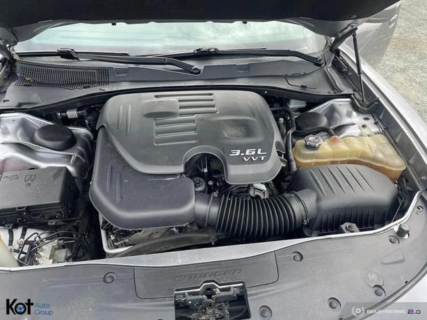 2016 DODGE CHARGER image 8