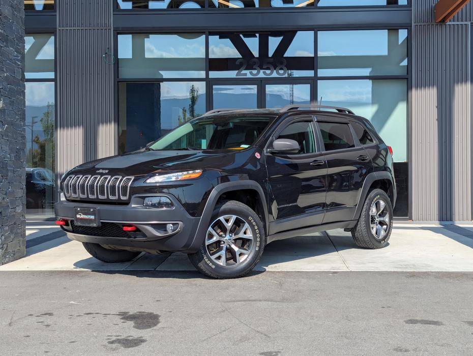 2016 Jeep Cherokee Trailhawk - Low KMs, 4x4, Heated Seats, Sunroof display photo