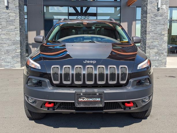 2016 Jeep Cherokee Trailhawk - Low KMs, 4x4, Heated Seats, Sunroof image 3