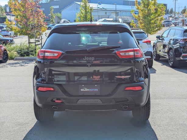2016 Jeep Cherokee Trailhawk - Low KMs, 4x4, Heated Seats, Sunroof image 7