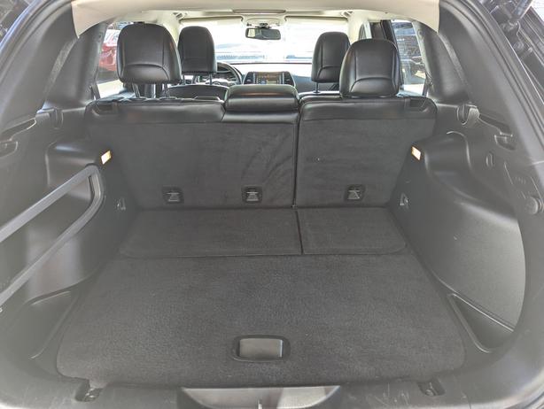 2016 Jeep Cherokee Trailhawk - Low KMs, 4x4, Heated Seats, Sunroof image 8