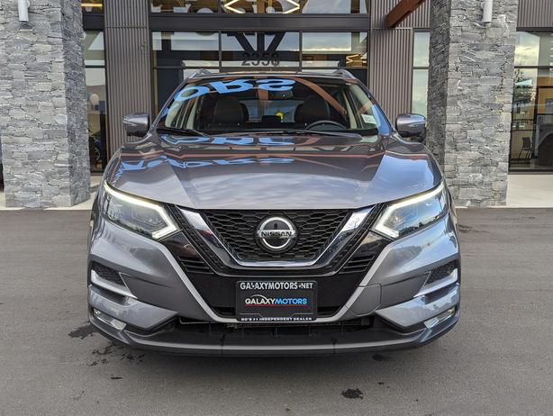 2023 Nissan Qashqai SL - AWD, Heated Seats, Sunroof image 3