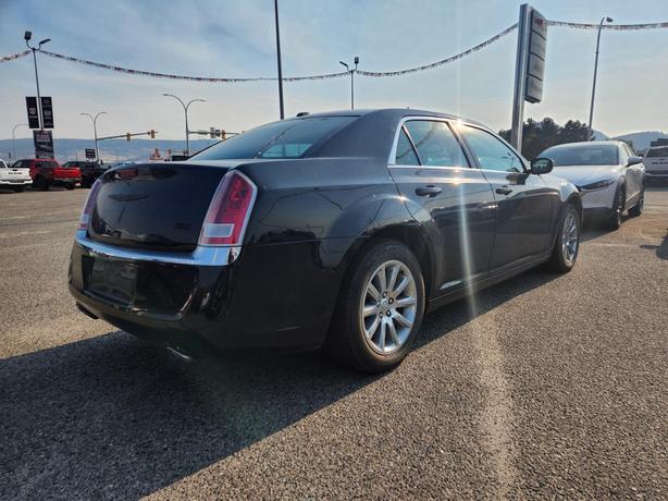 2014 Chrysler 300 Touring | RWD | Leather Trim | Bluetooth | Engine Block Heater image 3