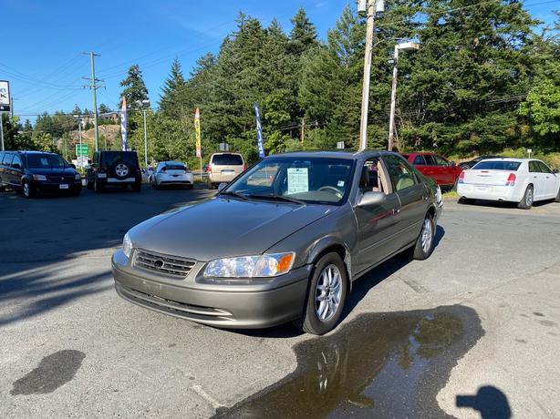 2000 Toyota  Camry LE AS Traded image 1