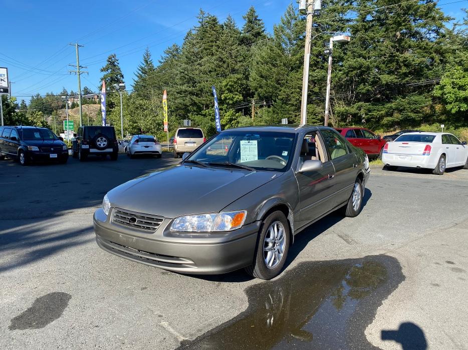 2000 Toyota  Camry LE AS Traded display photo