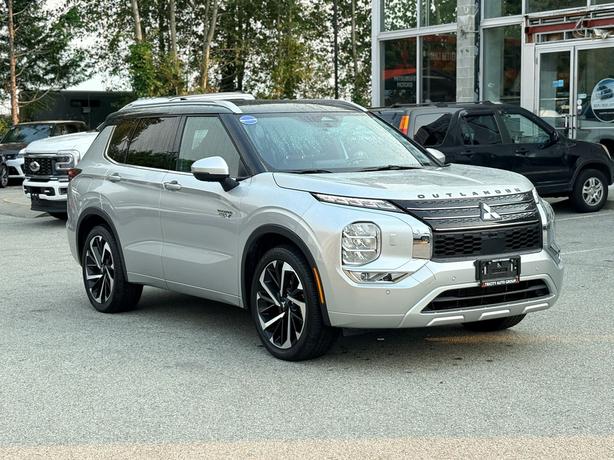 2025 Mitsubishi Outlander PHEV GT - No Accidents, Navigation, Head Up Display image 3