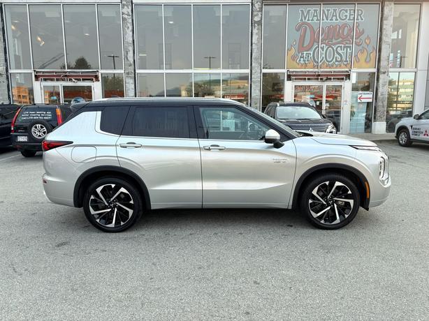 2025 Mitsubishi Outlander PHEV GT - No Accidents, Navigation, Head Up Display image 4