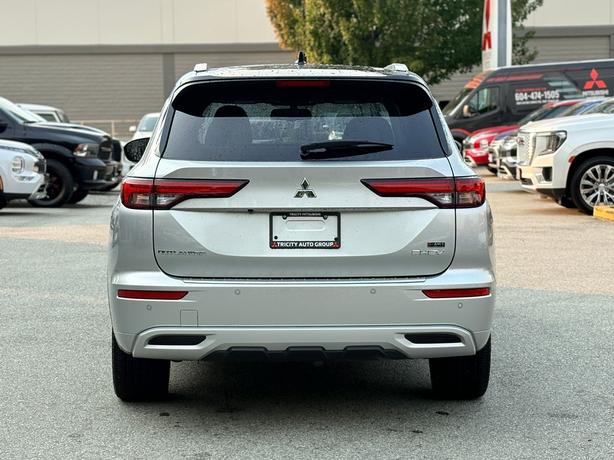 2025 Mitsubishi Outlander PHEV GT - No Accidents, Navigation, Head Up Display image 6