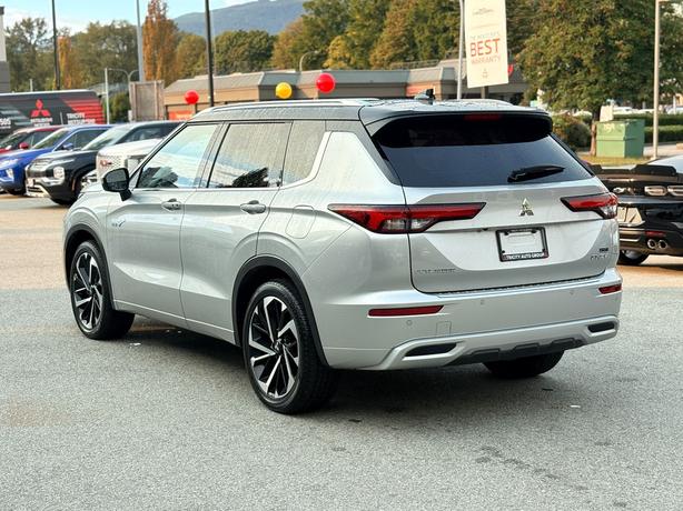 2025 Mitsubishi Outlander PHEV GT - No Accidents, Navigation, Head Up Display image 7