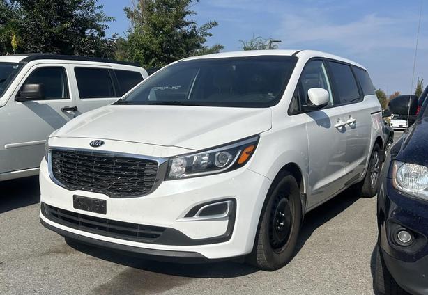 2019 Kia Sedona L image 1