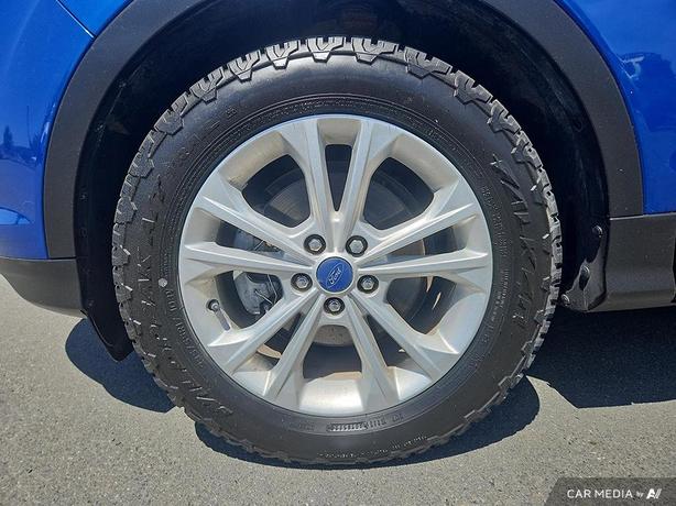 2017 Ford Escape SE | Heated Seats! image 6