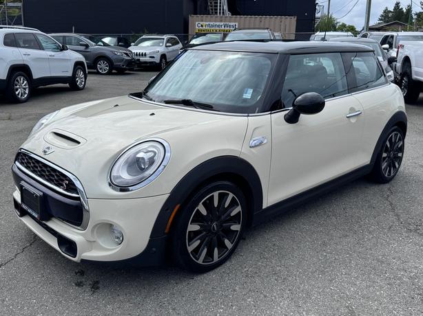2016 MINI Cooper Hardtop S - No Accidents, Backup Camera, Sunroof image 4
