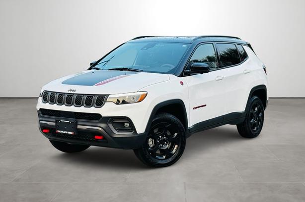 2023 Jeep Compass Trailhawk Elite - No Accidents, One Owner, Leather image 1
