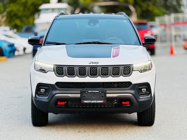 2023 Jeep Compass Trailhawk Elite - No Accidents, One Owner, Leather image 2