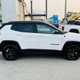 2023 Jeep Compass Trailhawk Elite - No Accidents, One Owner, Leather thumbnail image 4