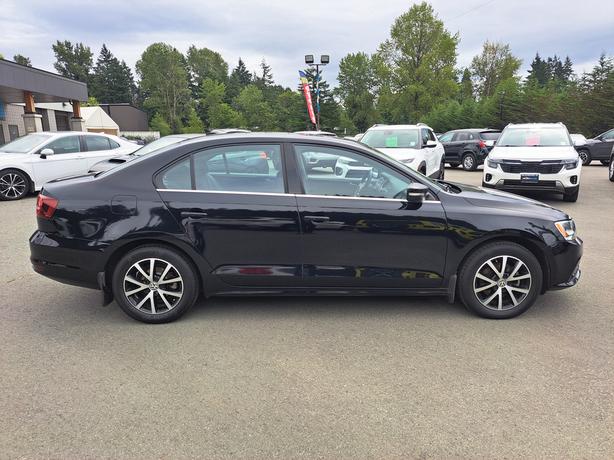 2016 Volkswagen Jetta - Heated, Seats, Moonroof image 5