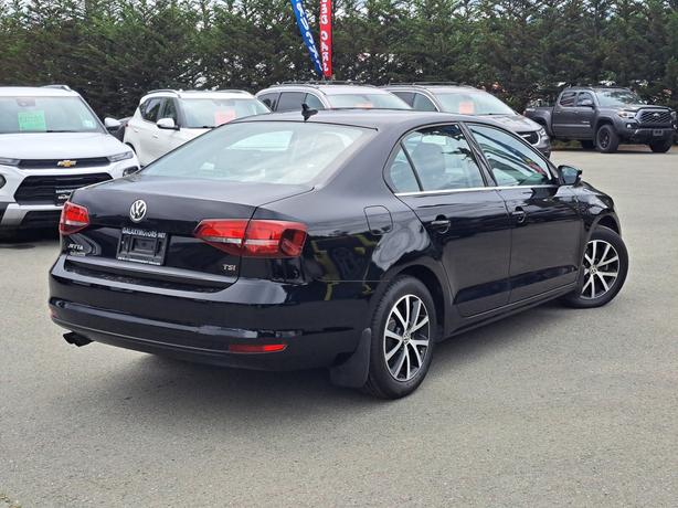 2016 Volkswagen Jetta - Heated, Seats, Moonroof image 6