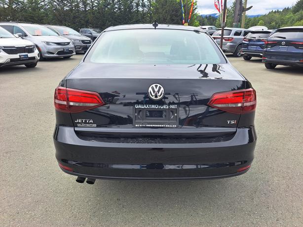 2016 Volkswagen Jetta - Heated, Seats, Moonroof image 7