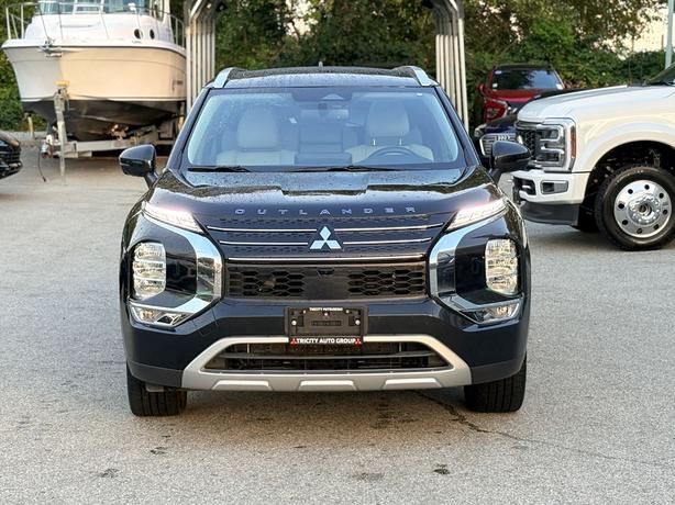 2023 Mitsubishi Outlander PHEV SEL - No Accidents, One Owner, Leather image 2