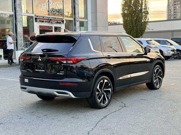 2023 Mitsubishi Outlander PHEV SEL - No Accidents, One Owner, Leather image 5