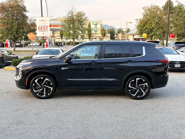 2023 Mitsubishi Outlander PHEV SEL - No Accidents, One Owner, Leather image 8