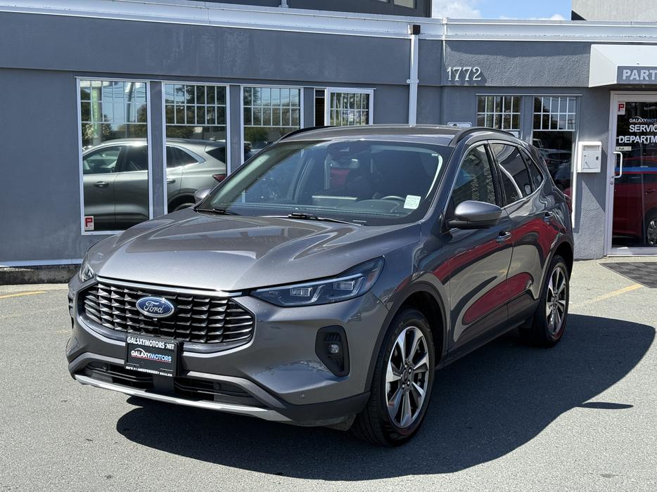 2024 Ford Escape Platinum AWD - Front dual zone A/C & ABS Brakes display photo