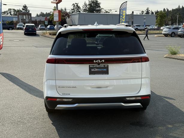2022 Kia Carnival SX - 3rd Row Seats & Heated Steering Wheel image 7