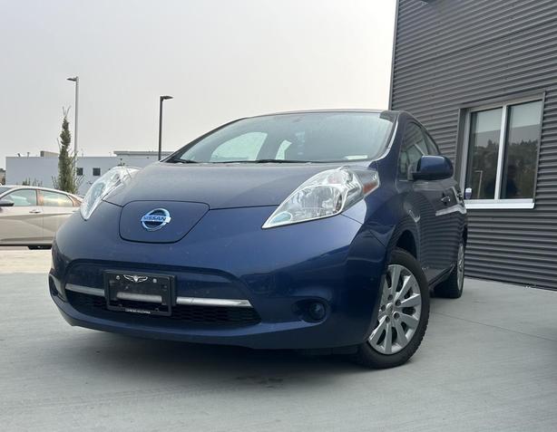 2017 Nissan LEAF S image 1