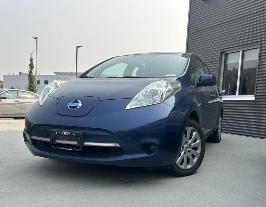 2017 Nissan LEAF S display photo